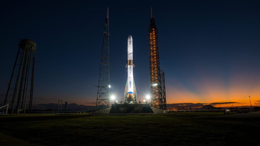 Catastrophic Test Failure for Blue Origin's New Glenn Rocket: Implications for NASA's Artemis Program